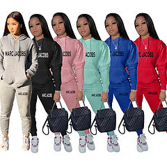 Slim fit and stylish sportswear 2 pieces