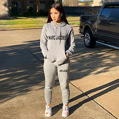 Slim fit and stylish sportswear 2 pieces